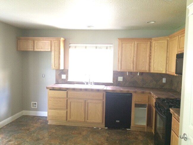 Foto del edificio - Large 4 Bedroom Cornelius Home!