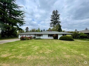Building Photo - 137-137 Briarcliff Dr