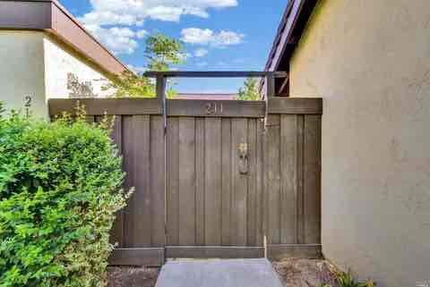 Primary Photo - 211 Fairoaks Dr