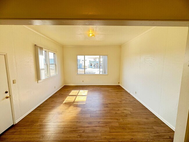 Foto del edificio - 3432  1361-1371 Paso Robles