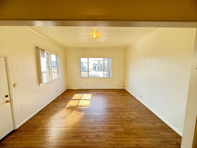 Building Photo - 3432  1361-1371 Paso Robles