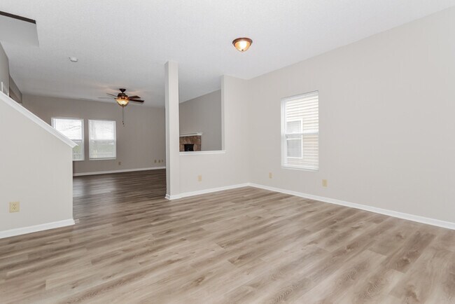 Foto del edificio - 2104 Bridlewood Dr