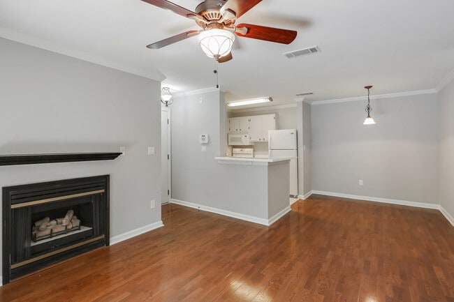 Building Photo - 625 Granville Ct