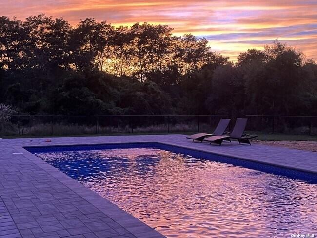 Foto del edificio - 3663 Rocky Point Rd