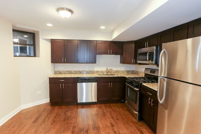 Foto del edificio - 1218 W Diversey Pkwy