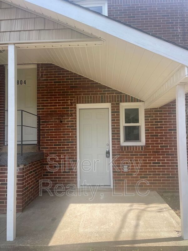 Foto del edificio - 804 Ingleside Ave