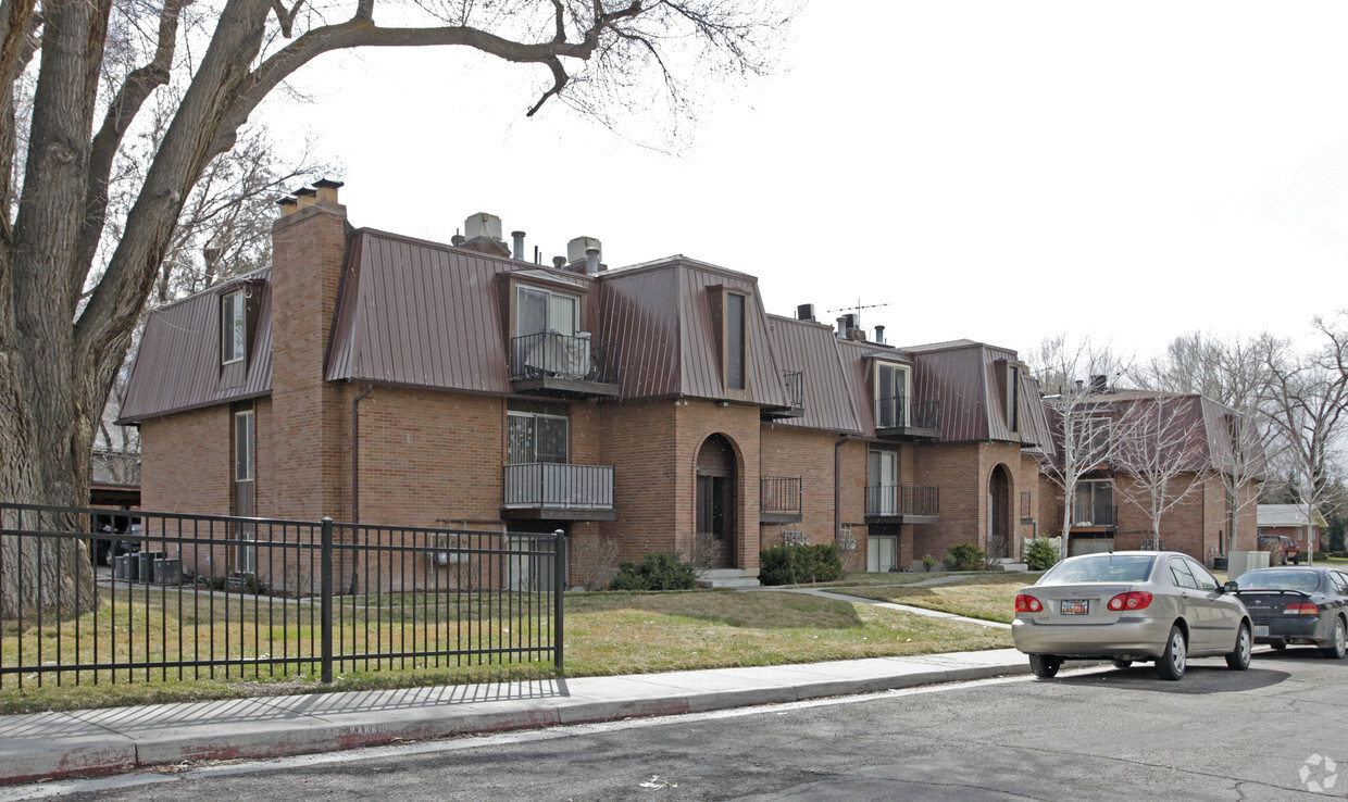 Primary Photo - Linden Apartments