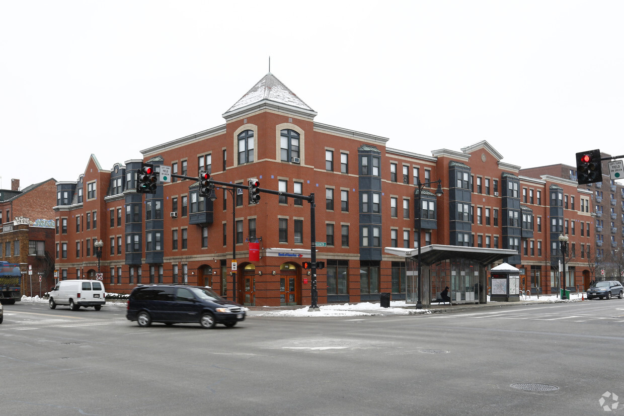 Primary Photo - Roxbury Corners