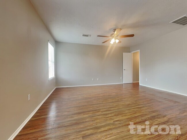 Foto del edificio - 16783 Fallen Timbers Dr