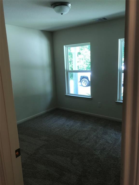 Building Photo - 160 Iris