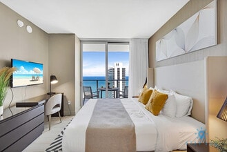 Building Photo - 4010 S Ocean Dr
