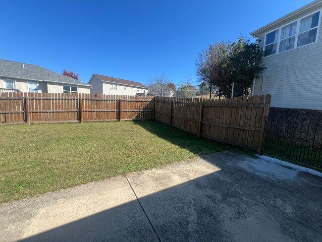 Foto del edificio - 3 Bedroom Home on Hickory Valley Road