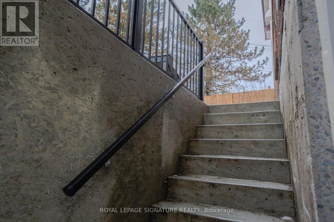 Building Photo - 2111 Lynn Heights Dr