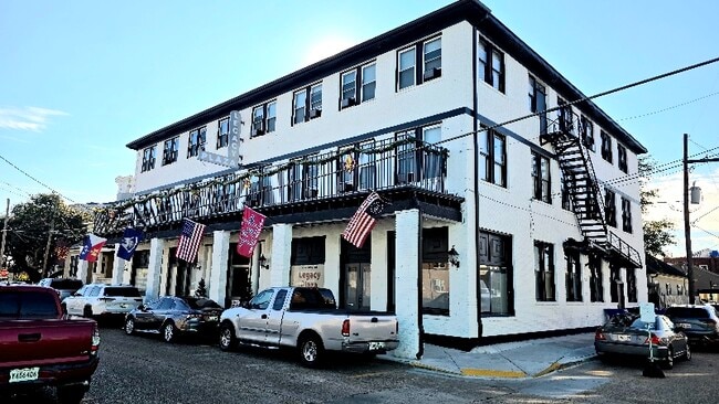 Building Photo - 404 St Philip St