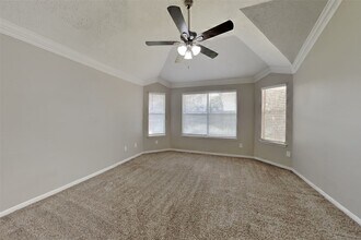 Building Photo - 20423 Drakewood Dr