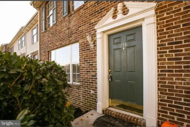 Foto del edificio - 211 Little River Dr