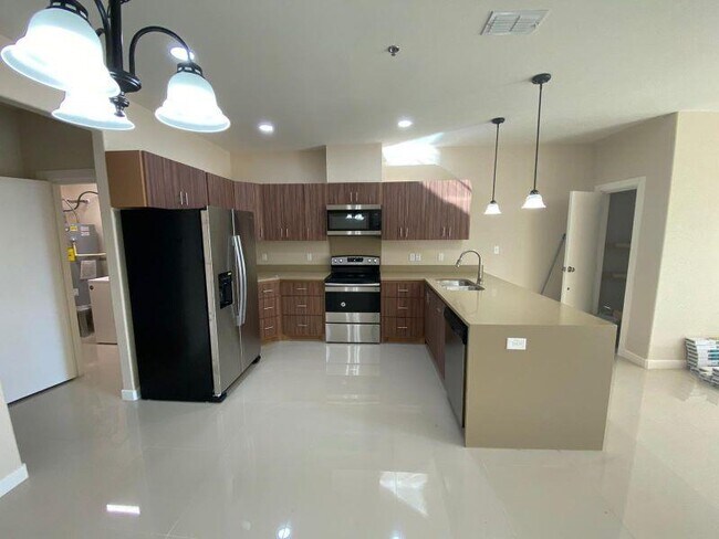 Foto del edificio - 3600 S. Embassy Ave. Apt. 1