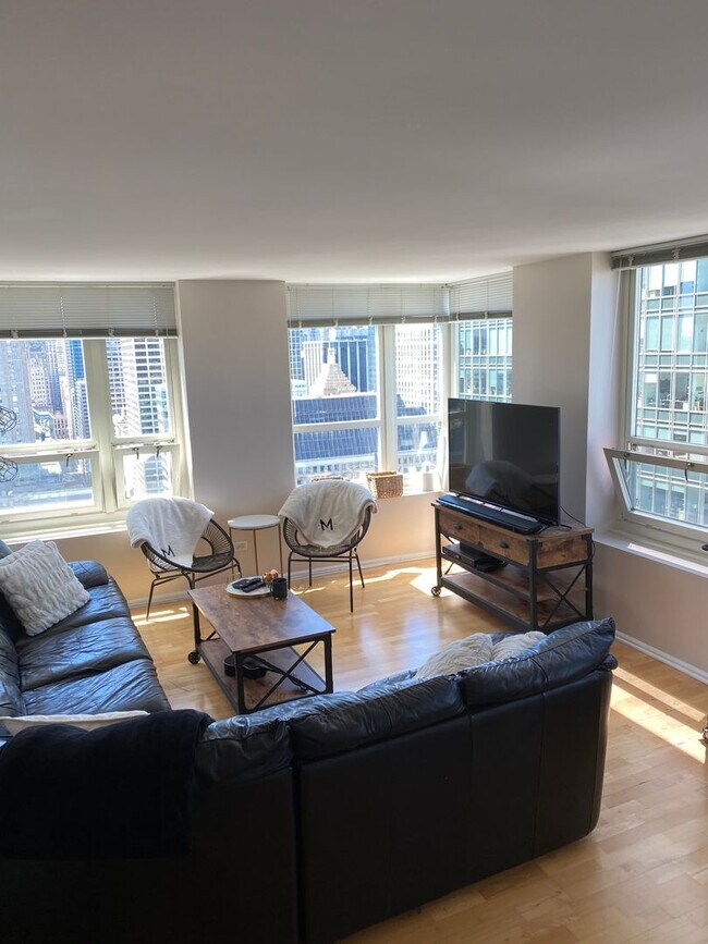 Foto del edificio - 345 N LaSalle St