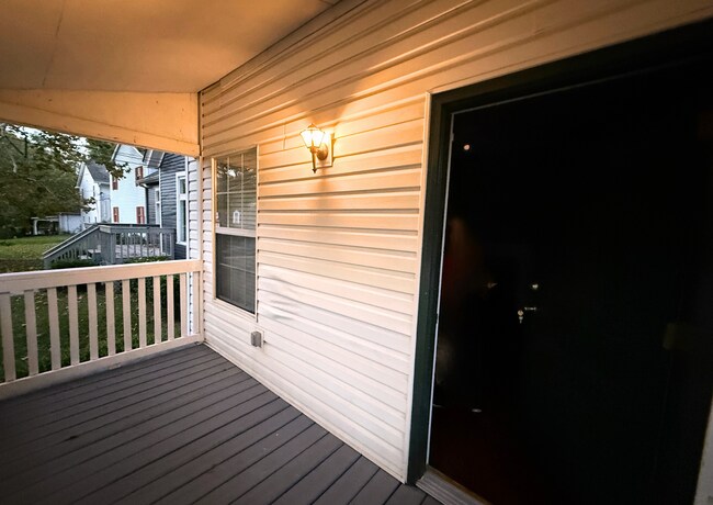 Photo - 1003 Curran St NW House