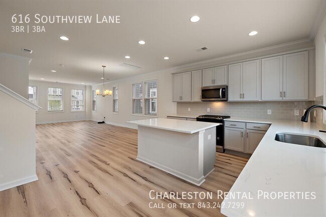 Building Photo - 616 Southview Ln