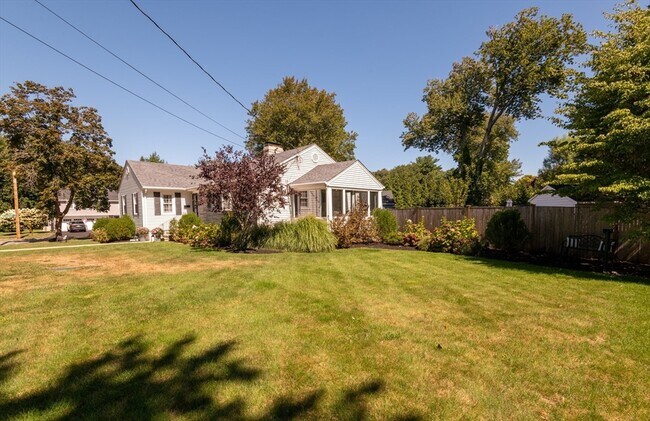 Building Photo - 19 Longbow Rd