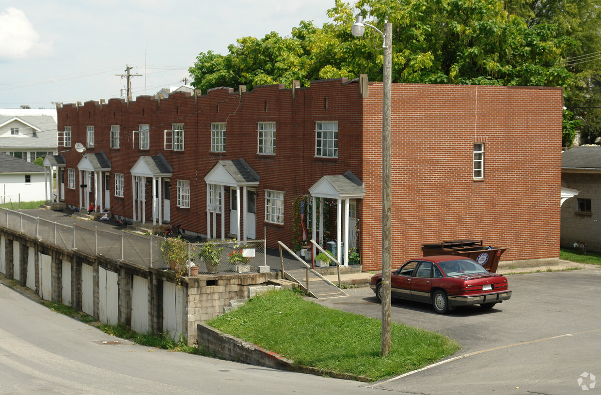 Building Photo - 201 Lewis St