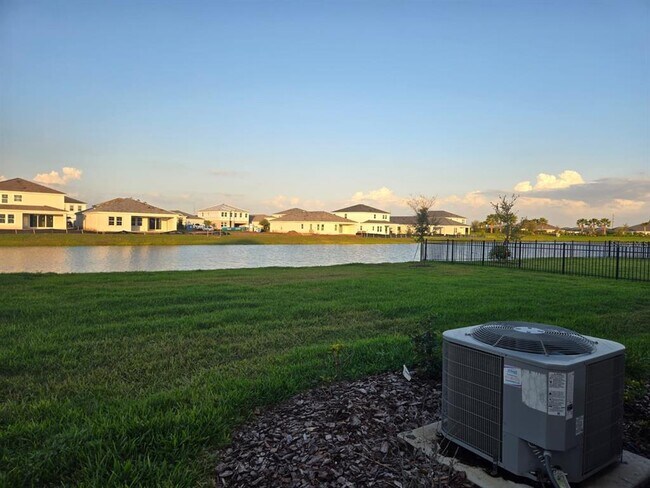 Foto del edificio - 17841 Gulf Rnch Pl