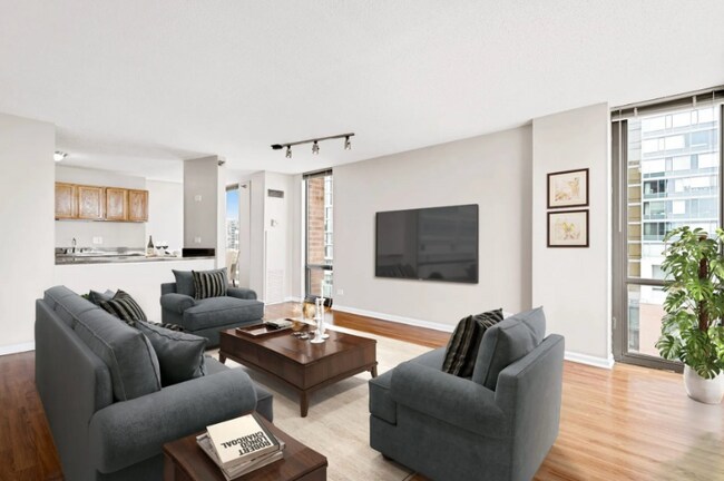 Building Photo - 100 Forest Ave