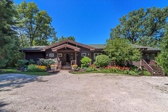 Building Photo - N7487 E Lakeshore Dr