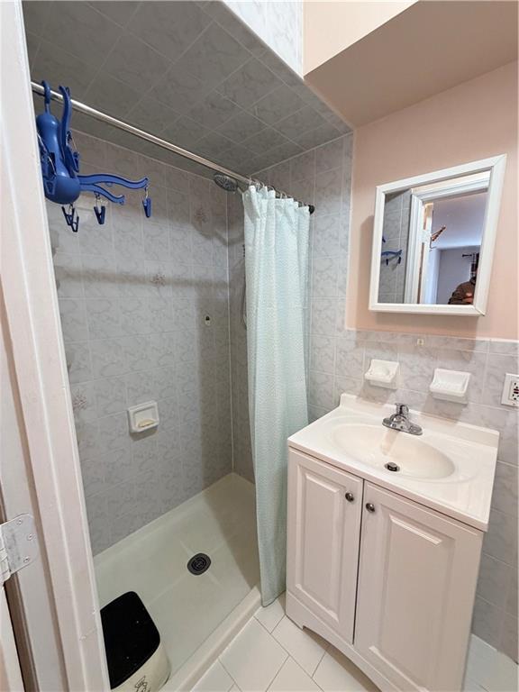 Foto del edificio - 8669 Bay 16th St