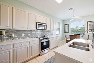 Building Photo - 9120 Spanish Moss Way