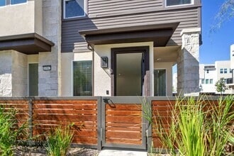 Building Photo - 10962 Malamet Ct