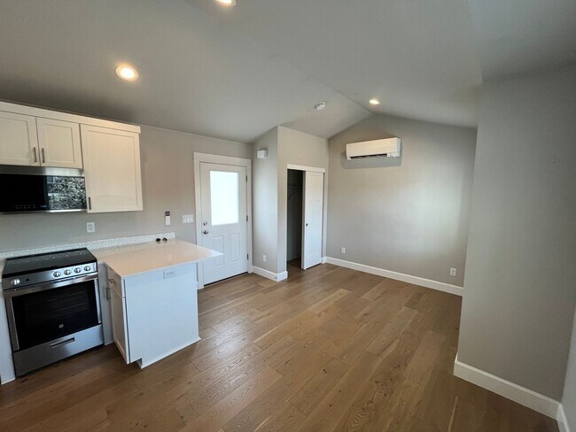 Building Photo - Stand Alone Home w/ Detached Garage and ADU