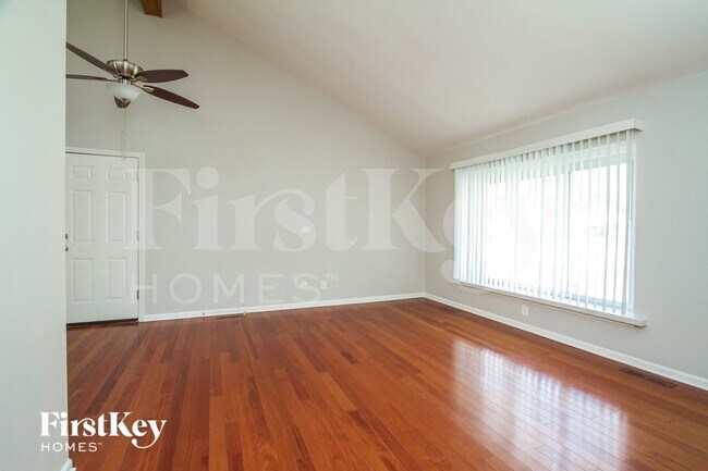 Foto del edificio - 303 N Bromley St