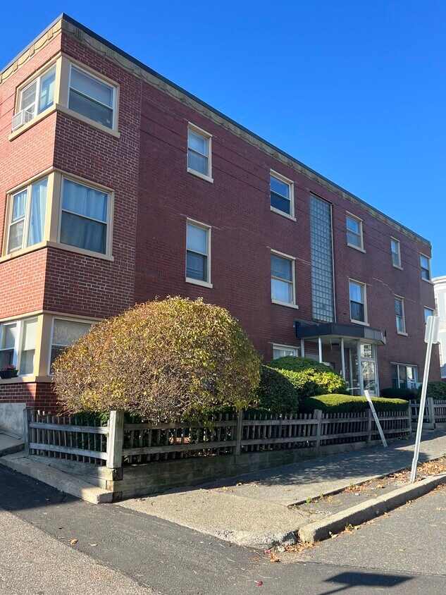 Primary Photo - 30 Ocean St