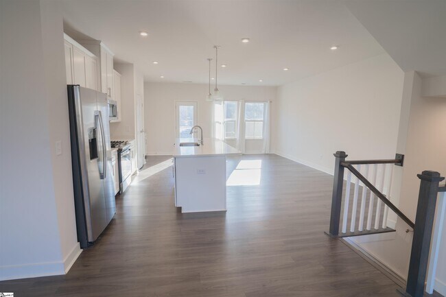 Foto del edificio - 29 Rollins Ave