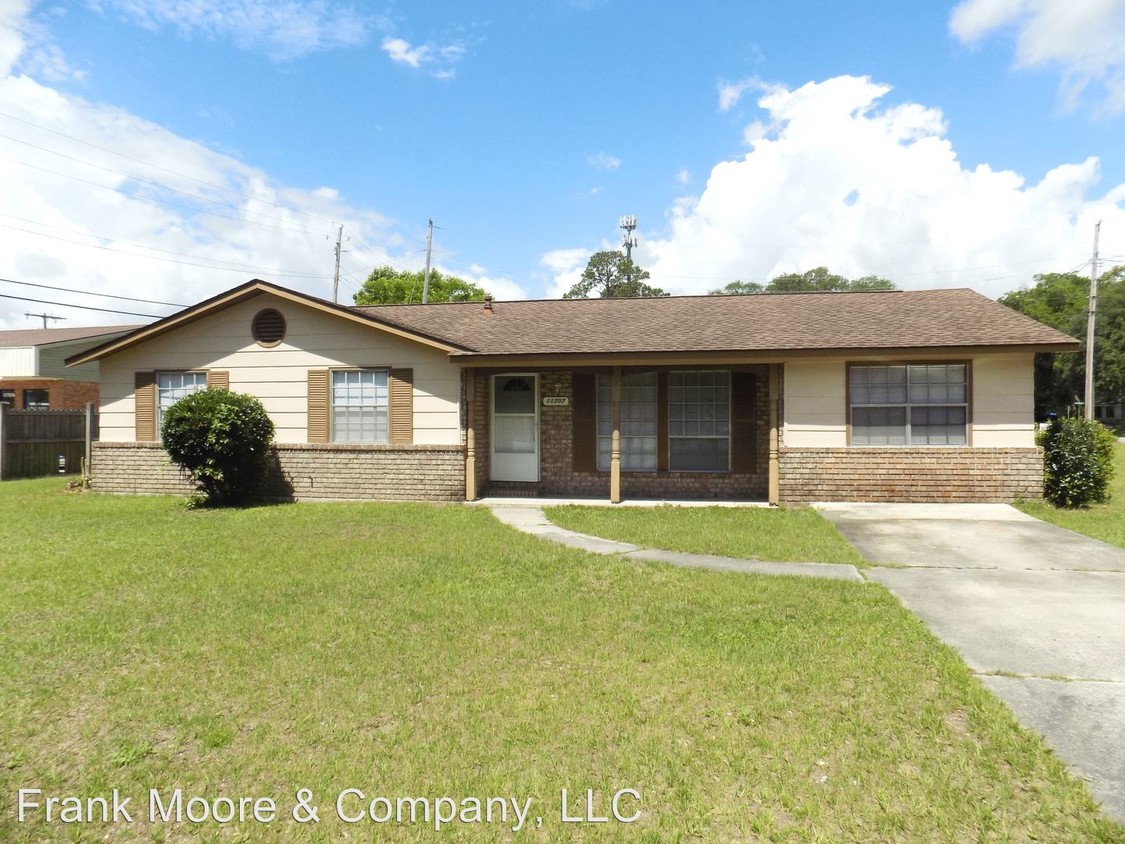 Primary Photo - 3 br, 2 bath House - 11707 Largo Dr