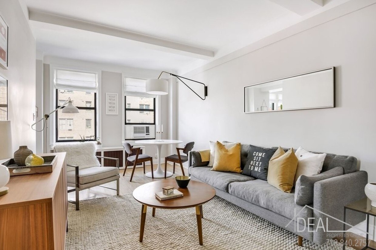 Foto principal - 806 St Marks Ave