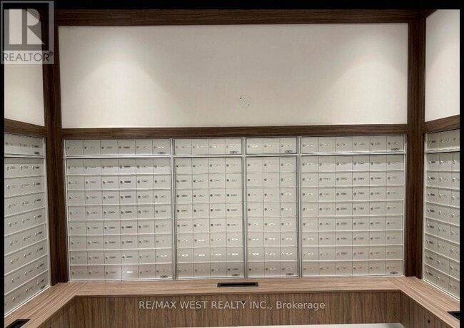 Building Photo - 3260 Sheppard Ave E