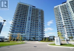 Building Photo - 4633-4633 Glen Erin Dr