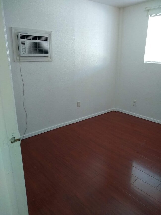 Building Photo - 8823 Glendon Way