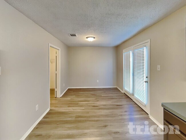 Foto del edificio - 211 Meagan St