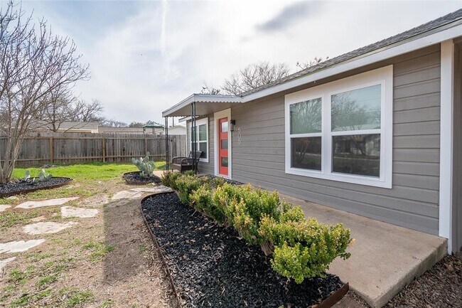 Foto del edificio - 505 Lbj Dr