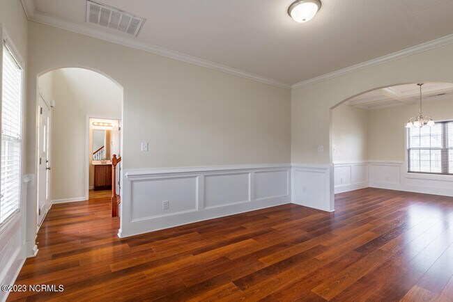 Foto del edificio - 913 Roswell Ln