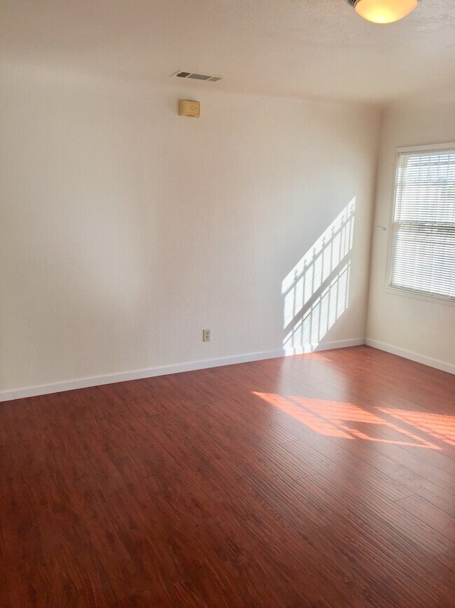Foto del edificio - 2605-2607 Merced St