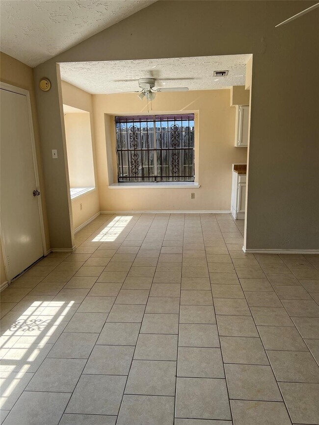 Building Photo - 11627 Cliveden Dr