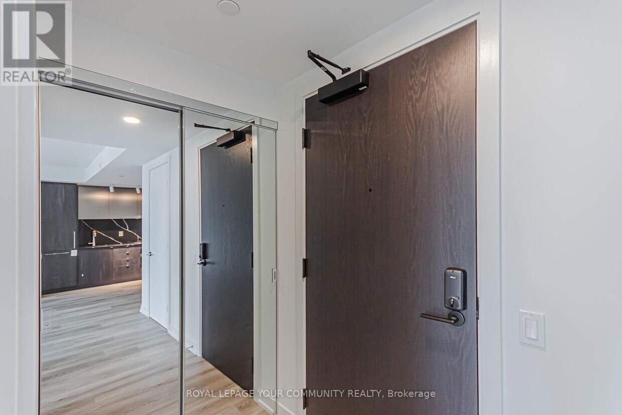 Primary Photo - 771-2771 Yonge St