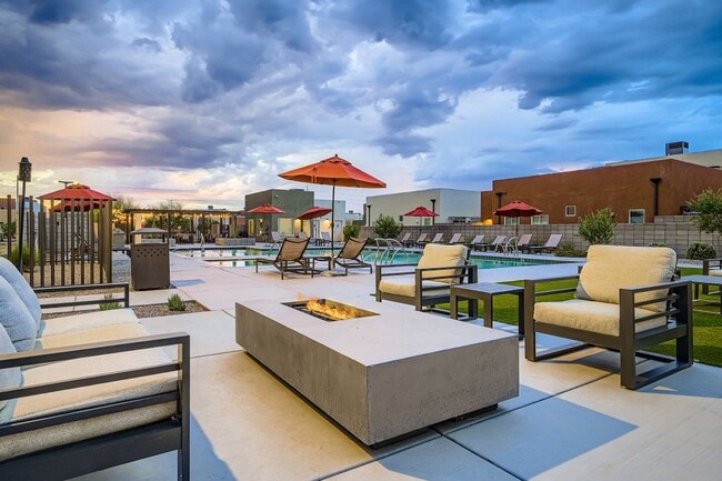 Brioso Exterior - Firepit - Brioso at the Bridges Brioso Exterior - Firepit - Brioso at the Bridges