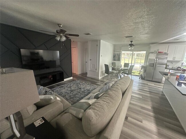 Foto del edificio - 1011 Gerona Ave