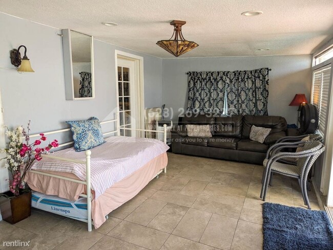 Building Photo - 6 br, 3 bath House - 944 De Met Dr -